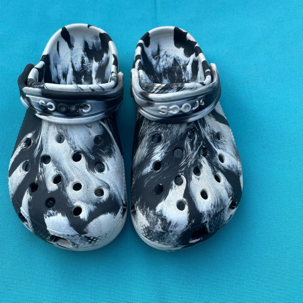 Boys crocs